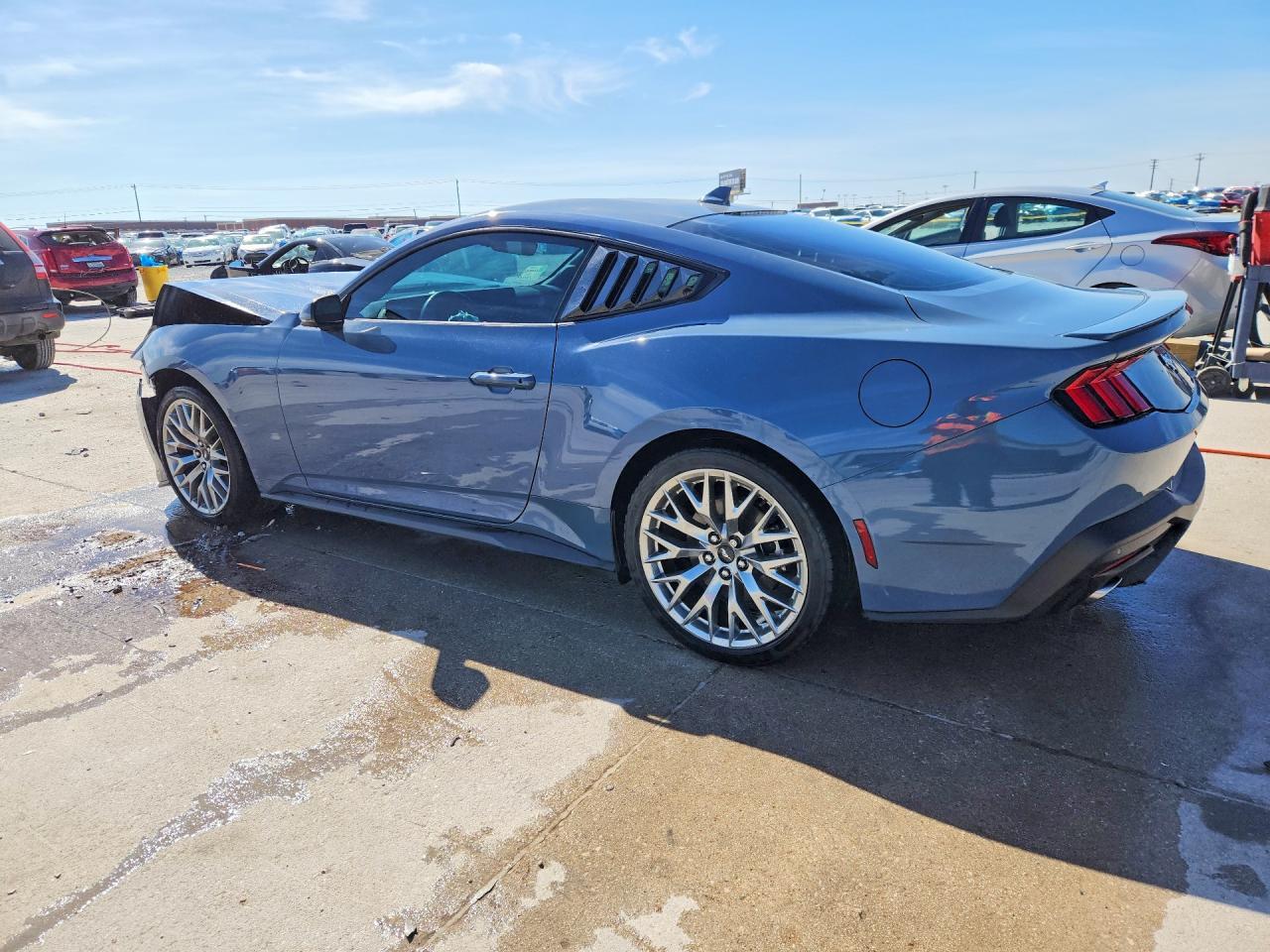 2024 Ford Mustang - Фото 2