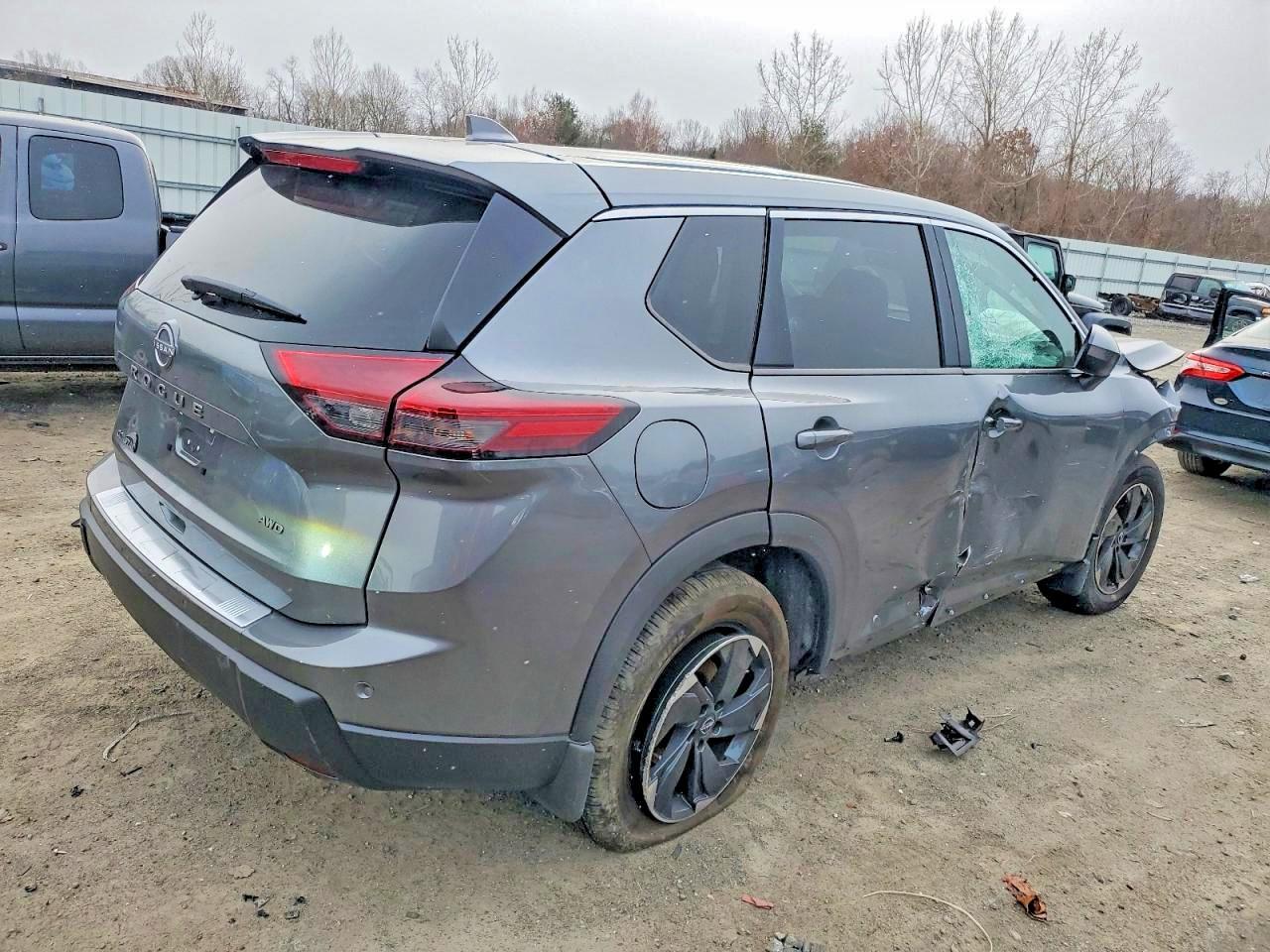 2026 Nissan Rogue Sv - Image 3