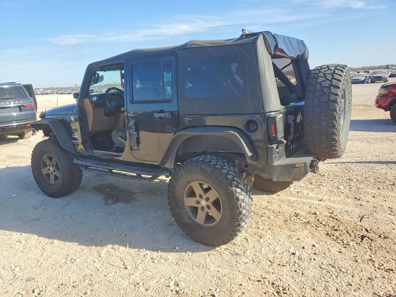 2012 Jeep Wrangler Unlimited Sahara - Image 2