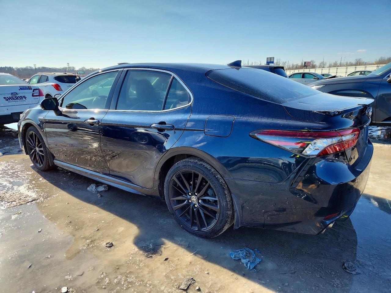 2021 Toyota Camry Xse - Фото 2