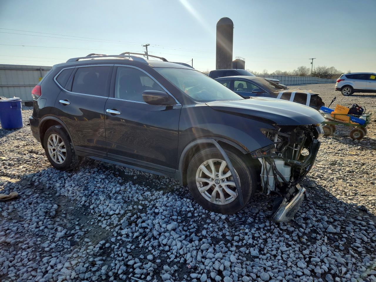 2017 Nissan Rogue Sv - Image 4