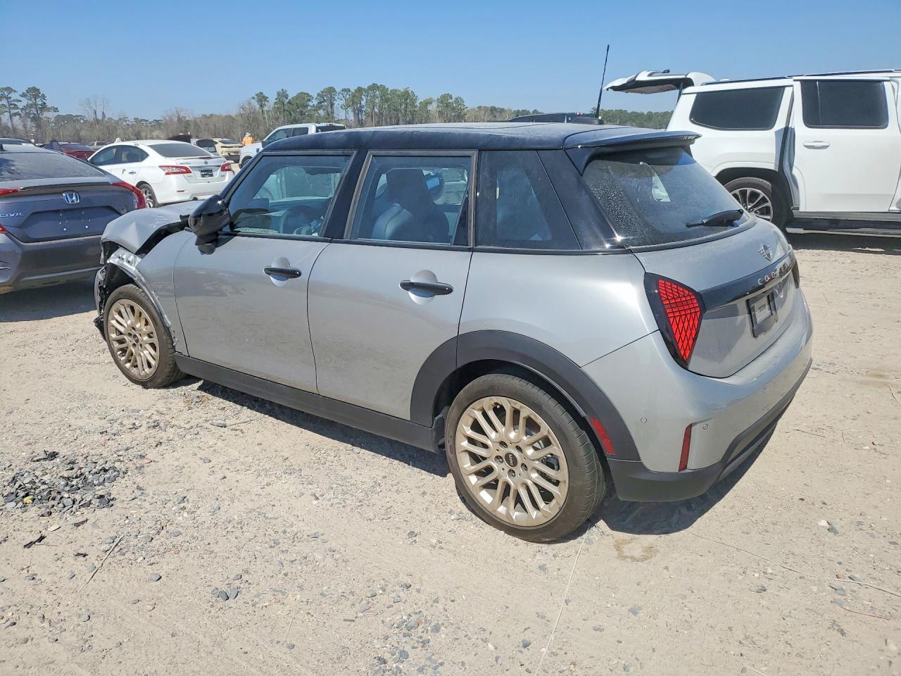 2025 Mini Cooper S - Фото 2