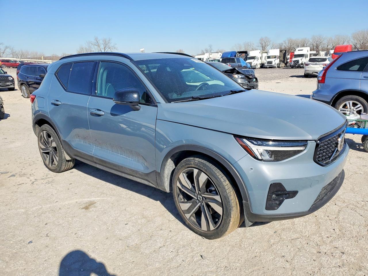 2023 Volvo Xc40 Plus - Фото 4