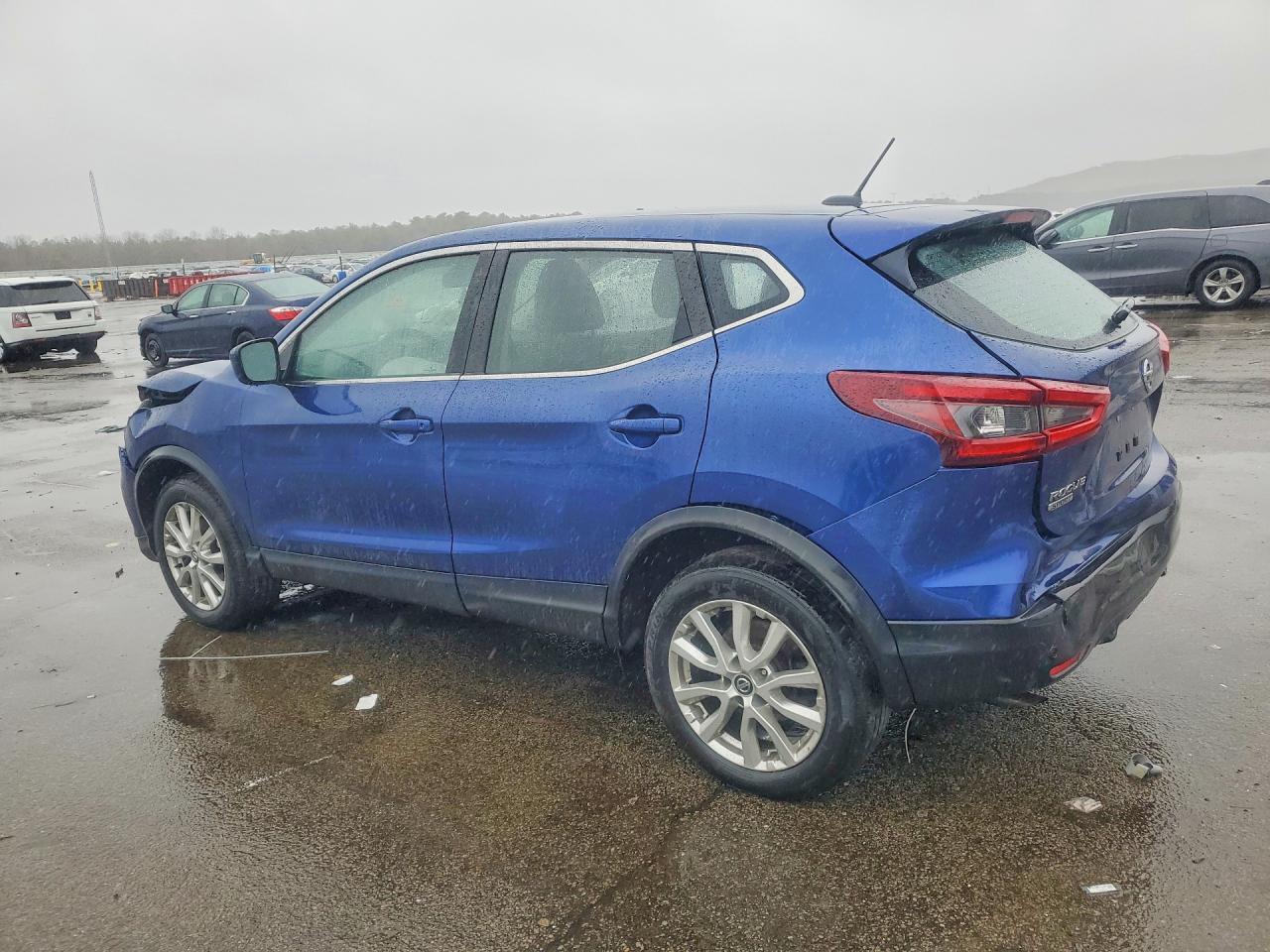 2021 Nissan Rogue Sport S - Image 2