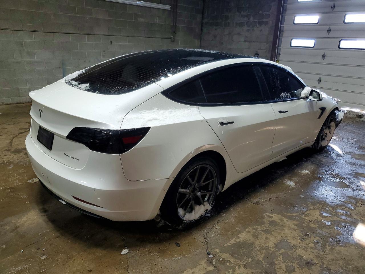 2021 Tesla Model 3 - Image 3