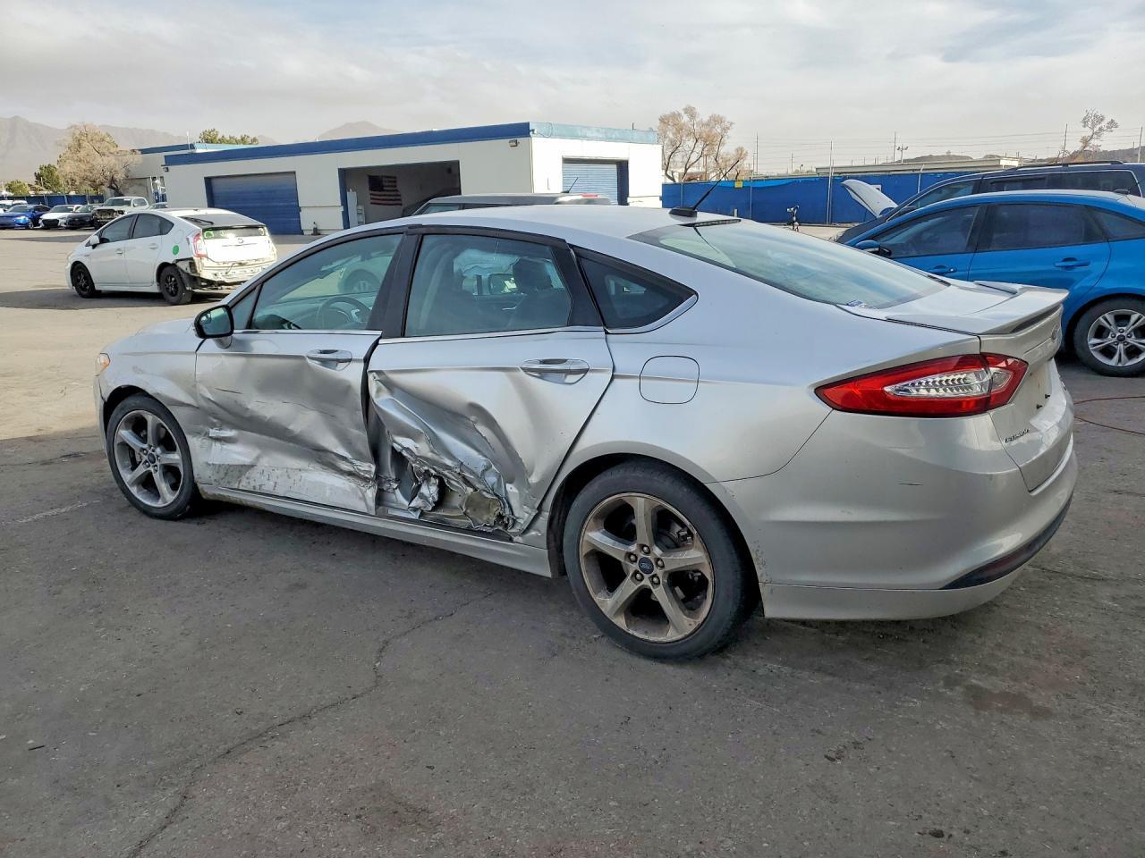 2014 Ford Fusion - Фото 2