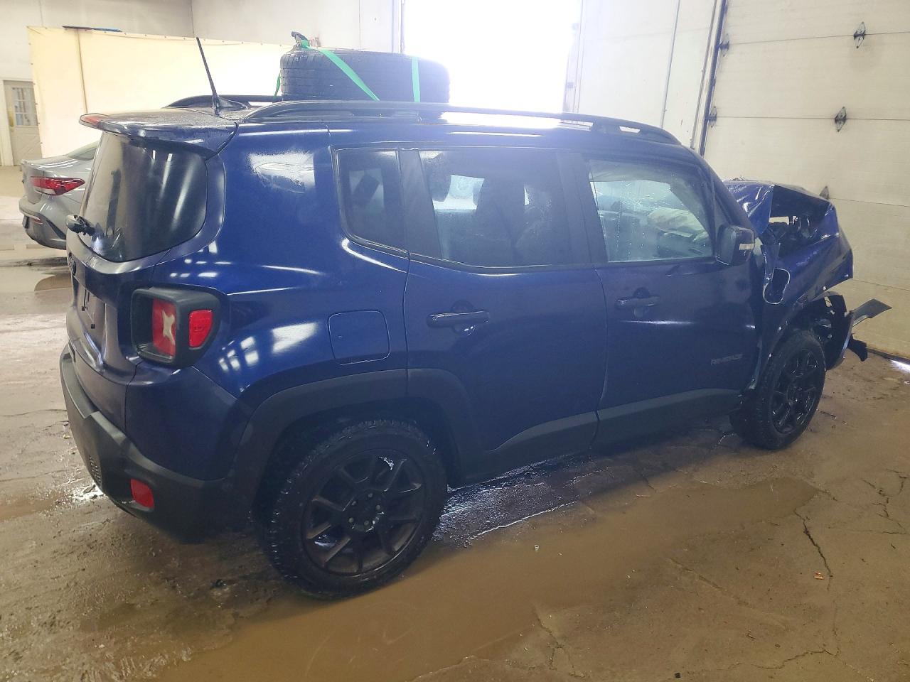2019 Jeep Renegade Latitude - Image 3