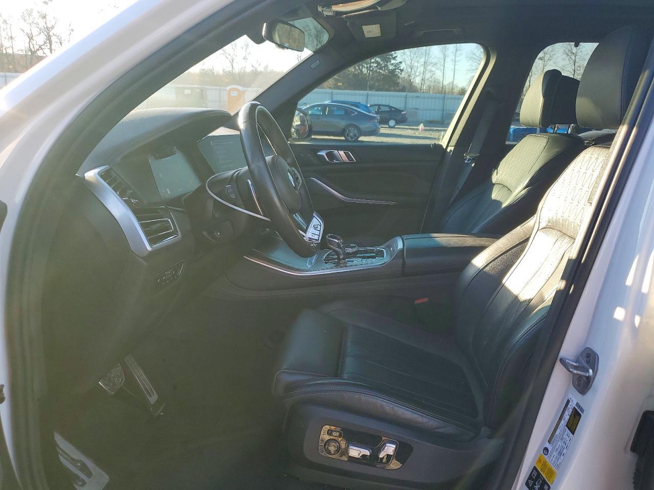 2020 BMW X5 M50I - Фото 7