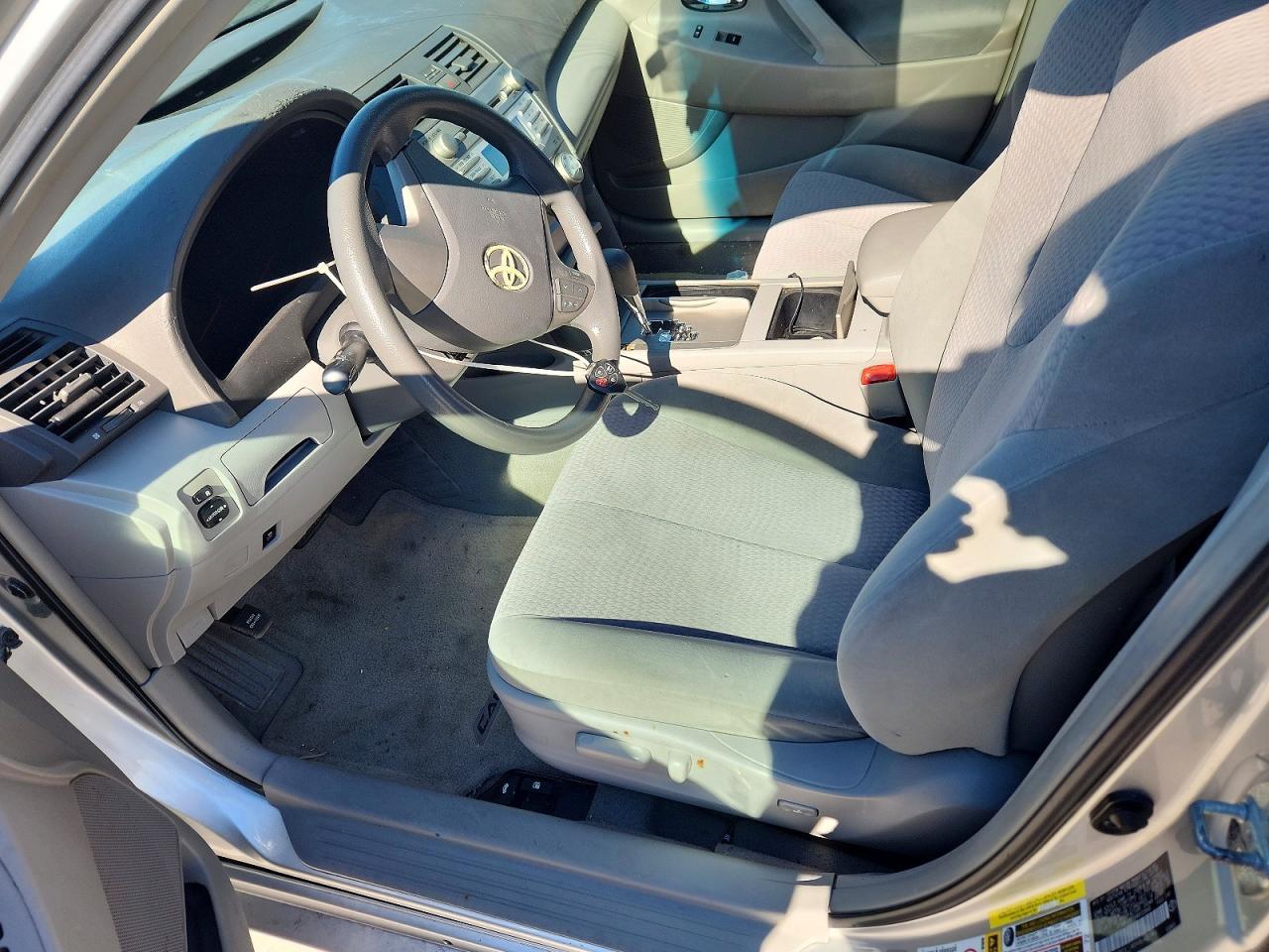 2010 Toyota Camry - Фото 7