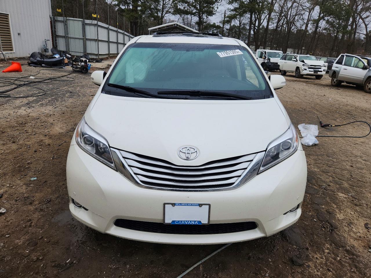 2017 Toyota Sienna Limited 7-Passenger - Image 5