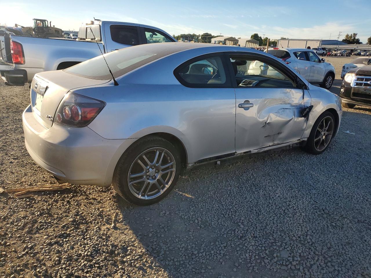2010 Scion Tc Base - Фото 3