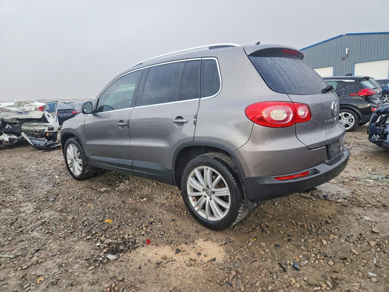 2011 Volkswagen Tiguan S - Фото 2