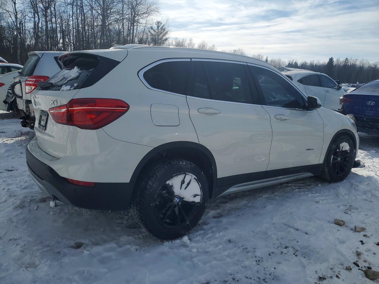 2016 BMW X1 xDrive28I - Фото 3