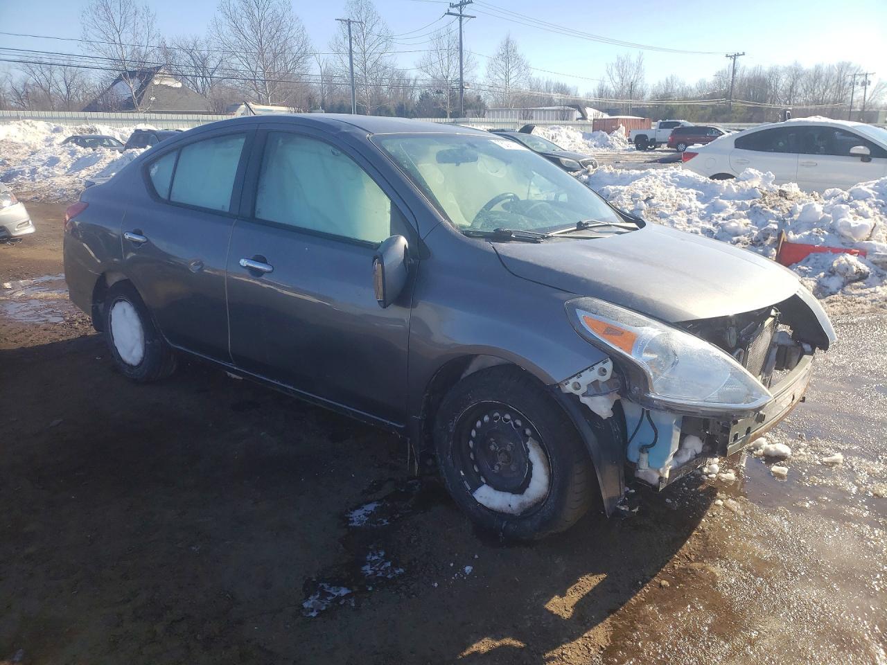 2017 Nissan Versa S - Фото 4