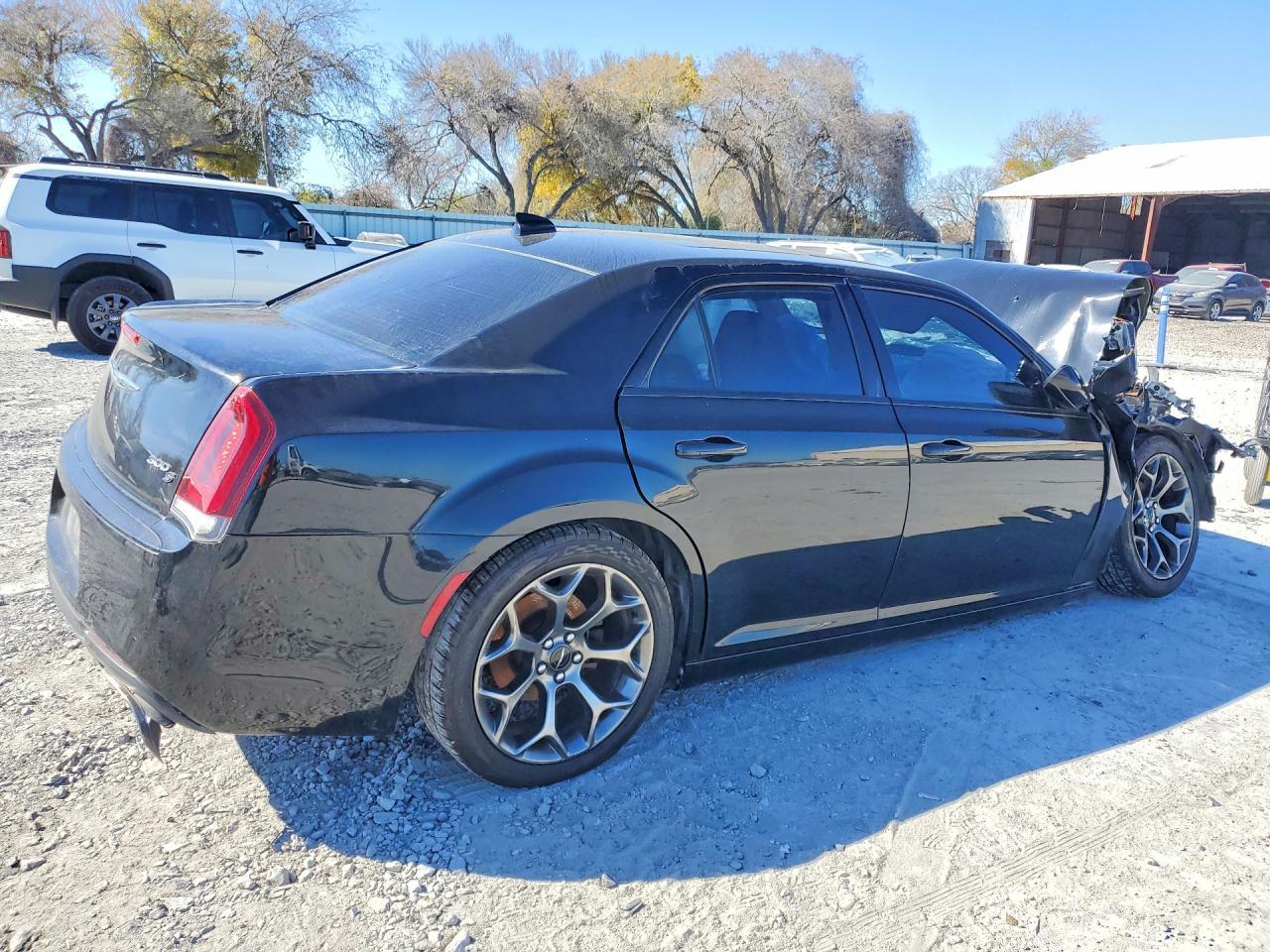 2015 Chrysler 300 S - Image 3