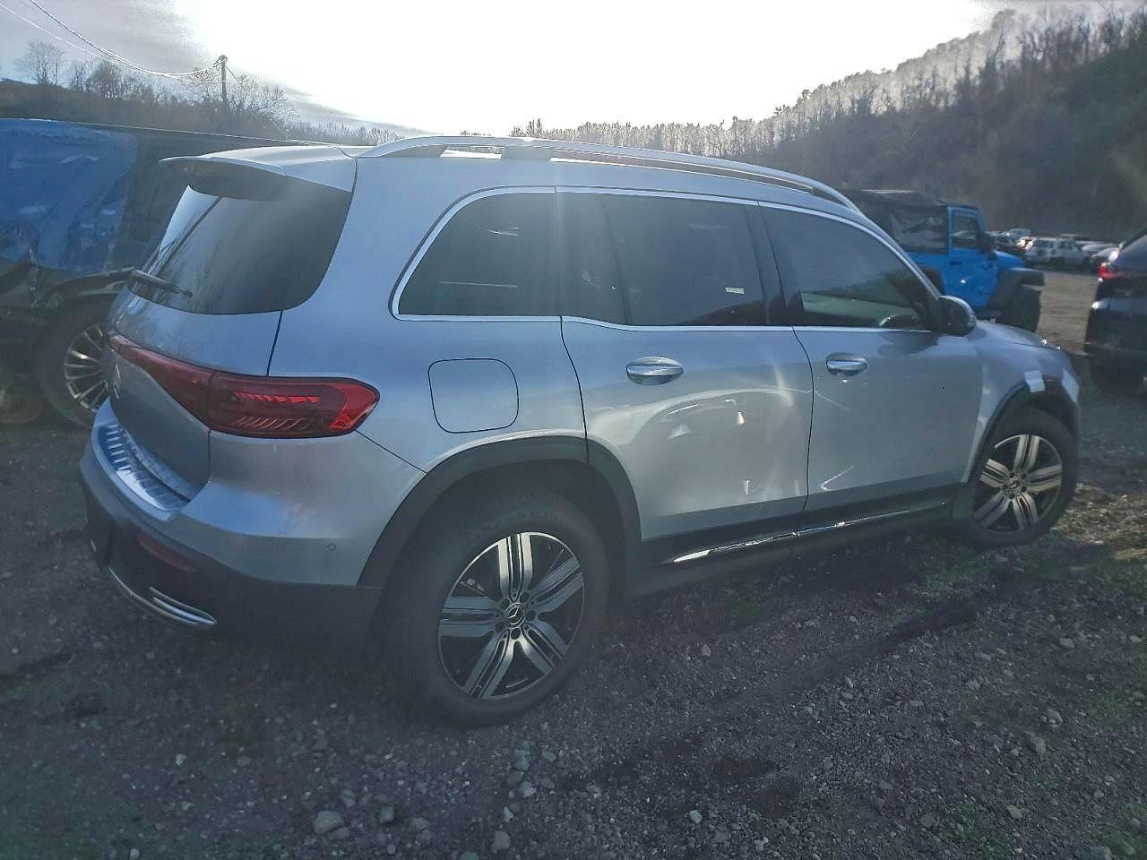 2025 Mercedes-Benz Eqb 250+ - Фото 3