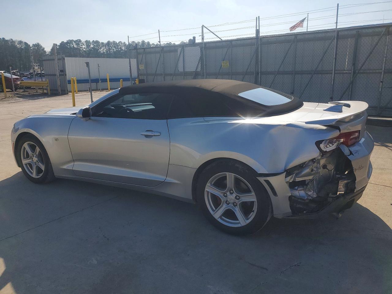 2019 Chevrolet Camaro Ls - Фото 2