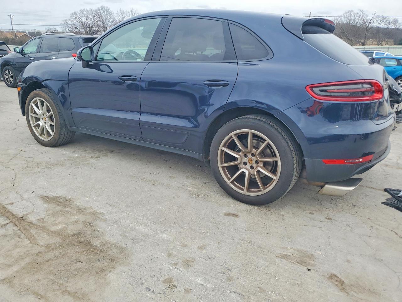2018 Porsche Macan - Image 2