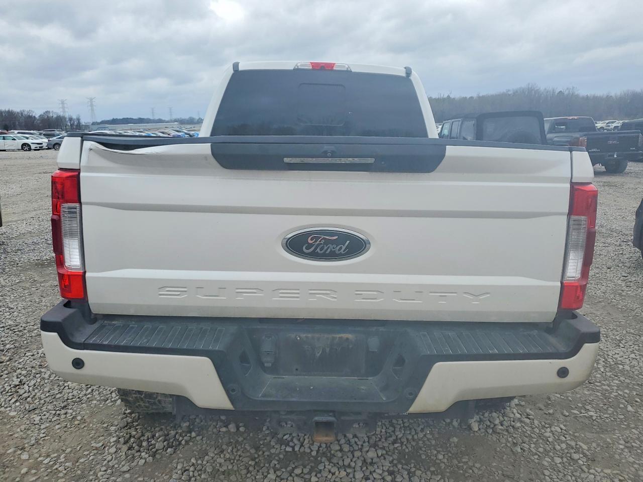 2019 Ford F250 Super Duty - Image 6