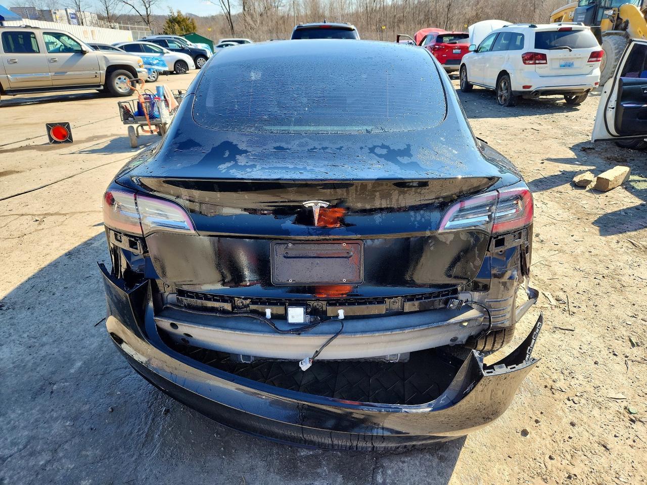 2023 Tesla Model 3 - Image 6