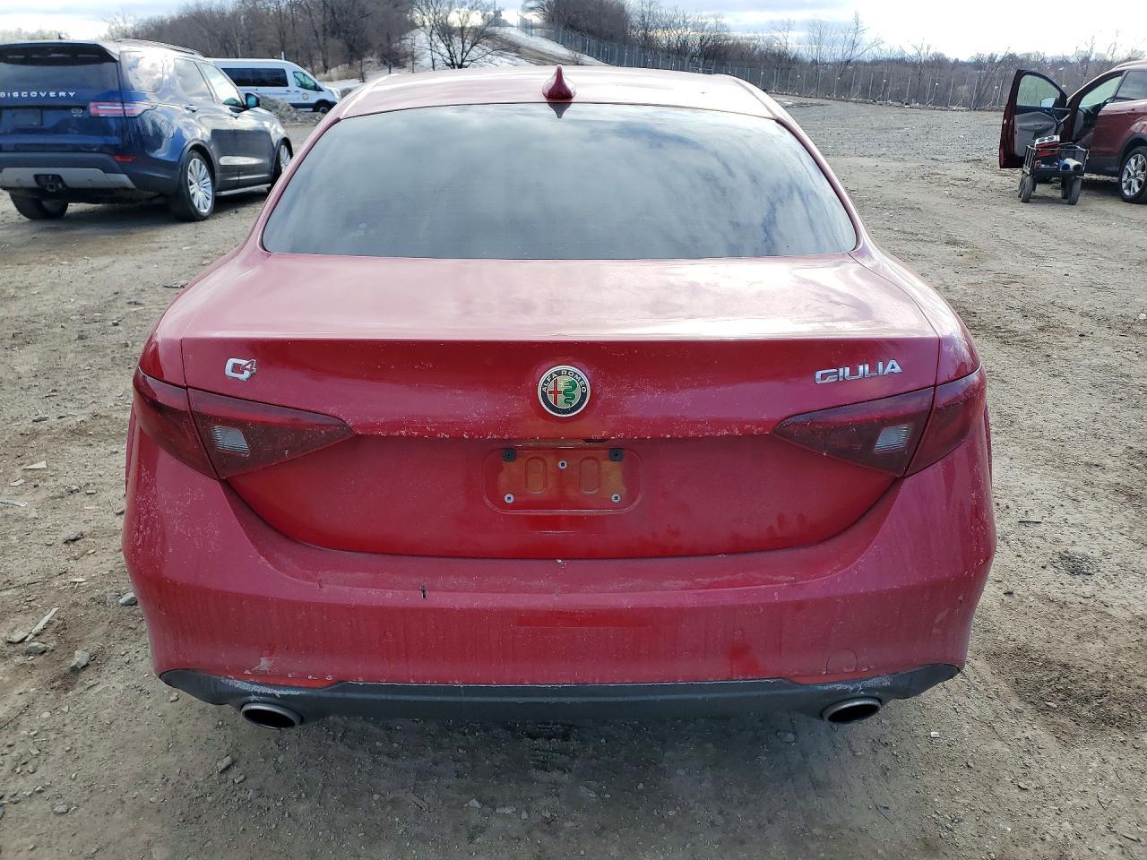 2019 Alfa Romeo Giulia Ti - Image 6