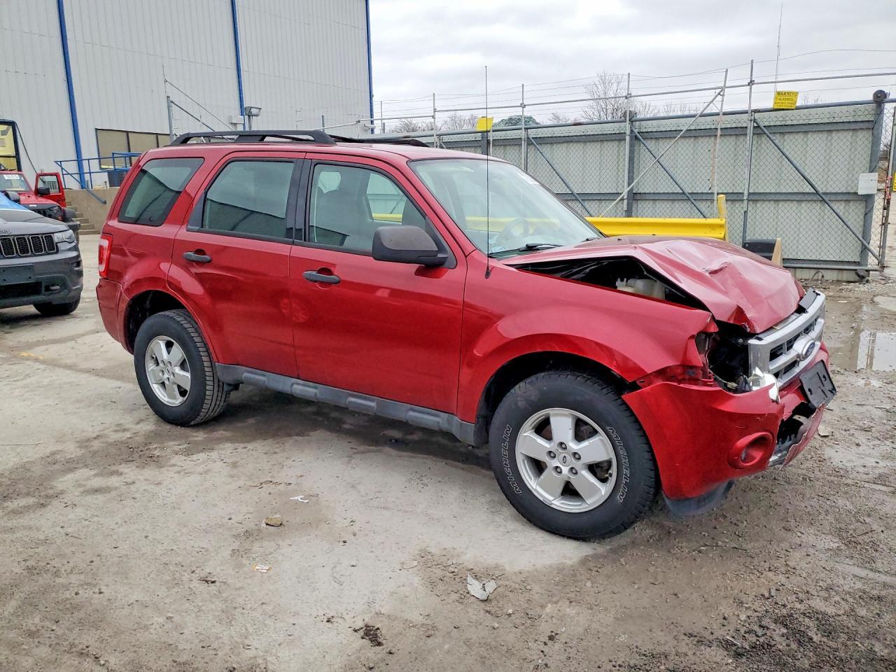 2011 Ford Escape Xls - Фото 4