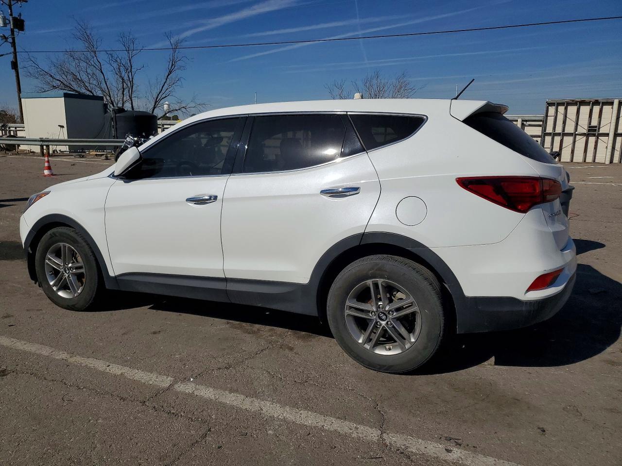 2018 Hyundai Santa Fe Sport - Image 2