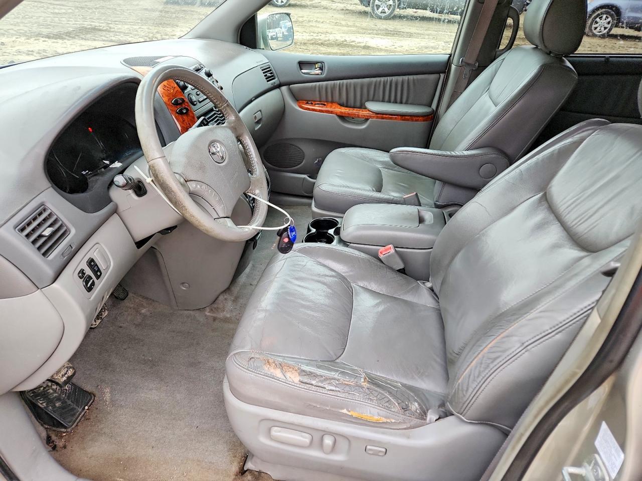 2007 Toyota Sienna - Image 7