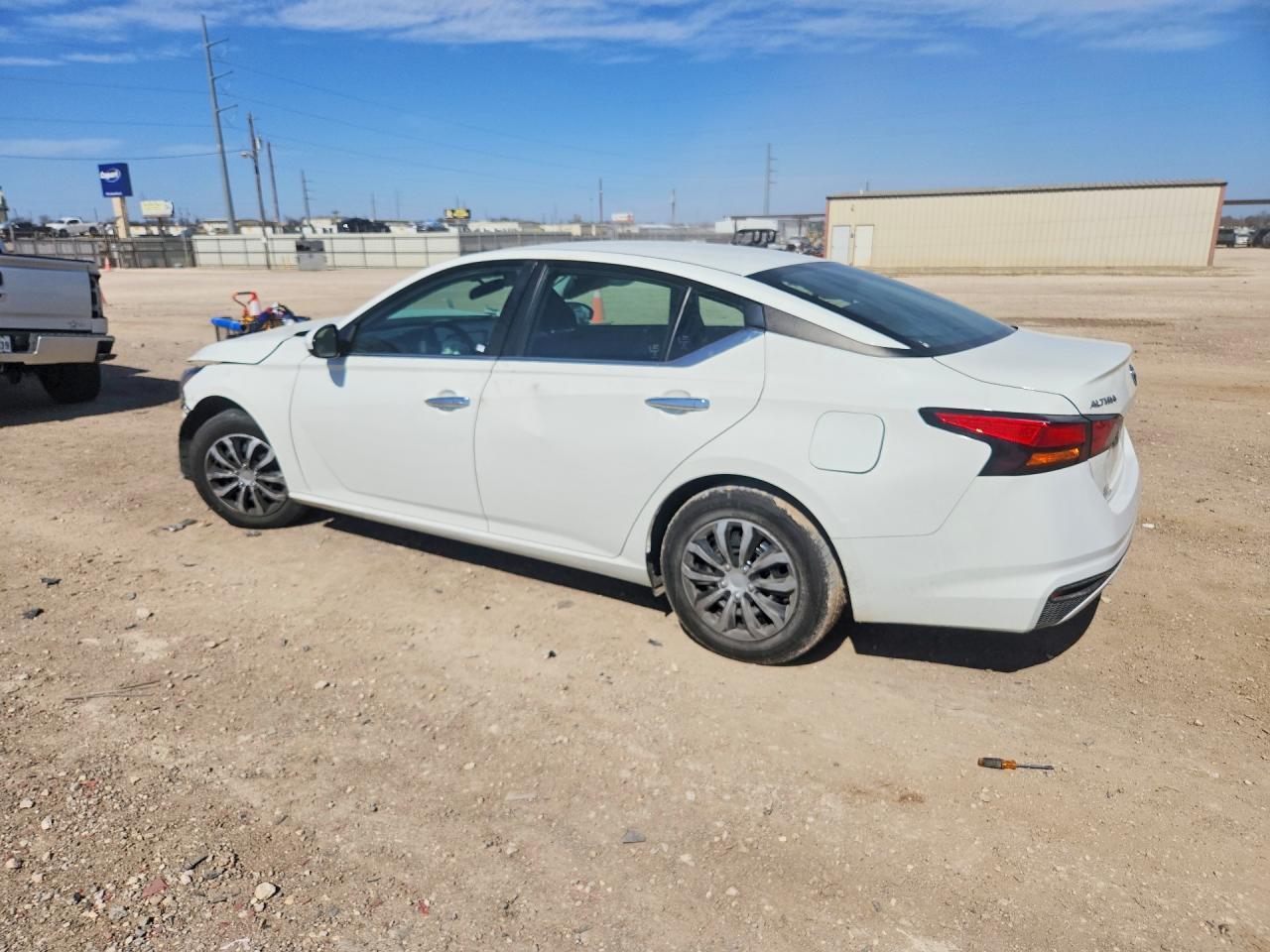2022 Nissan Altima S - Фото 2