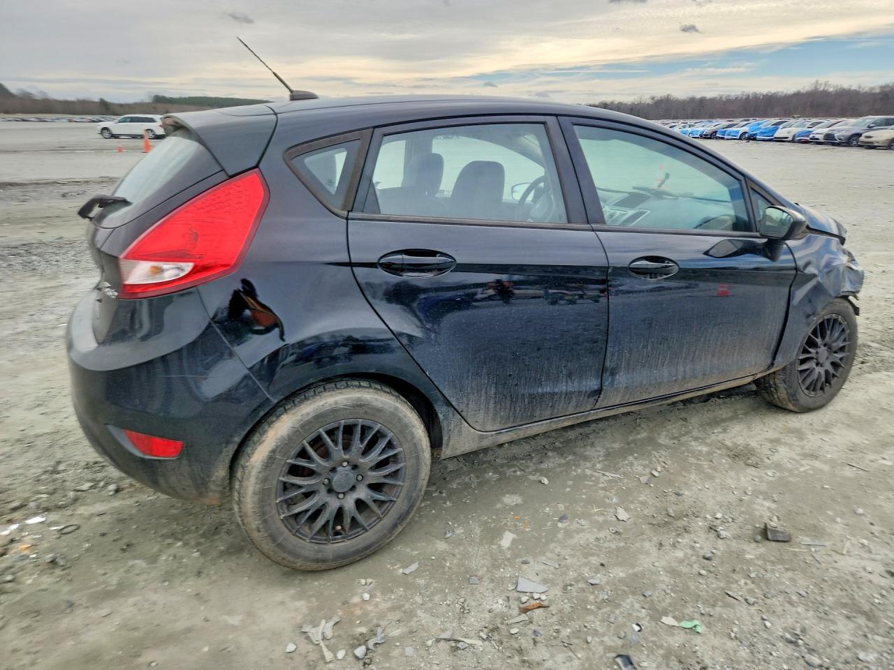 2012 Ford Fiesta - Фото 3