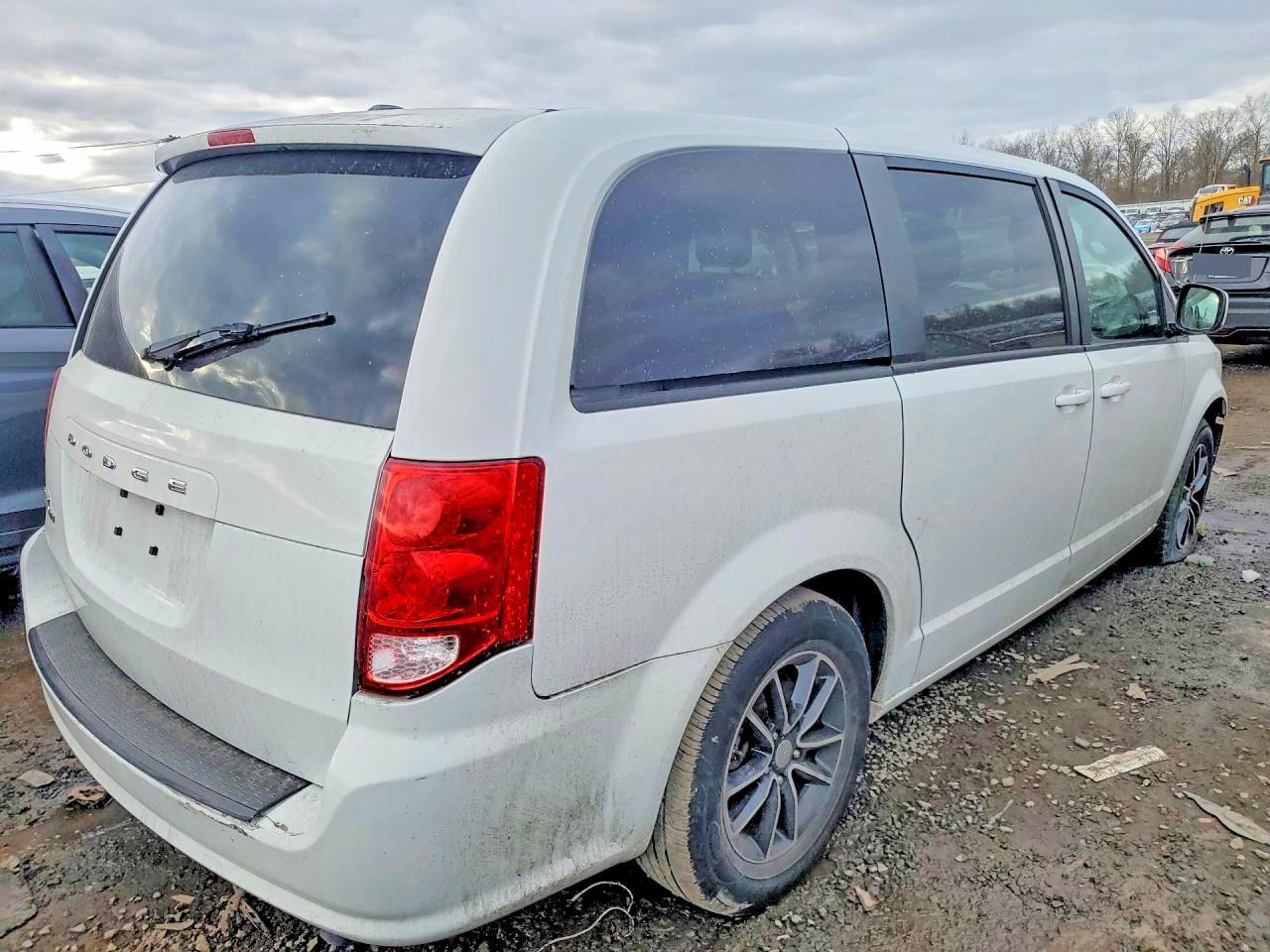 2018 Dodge Grand Caravan Se - Фото 3