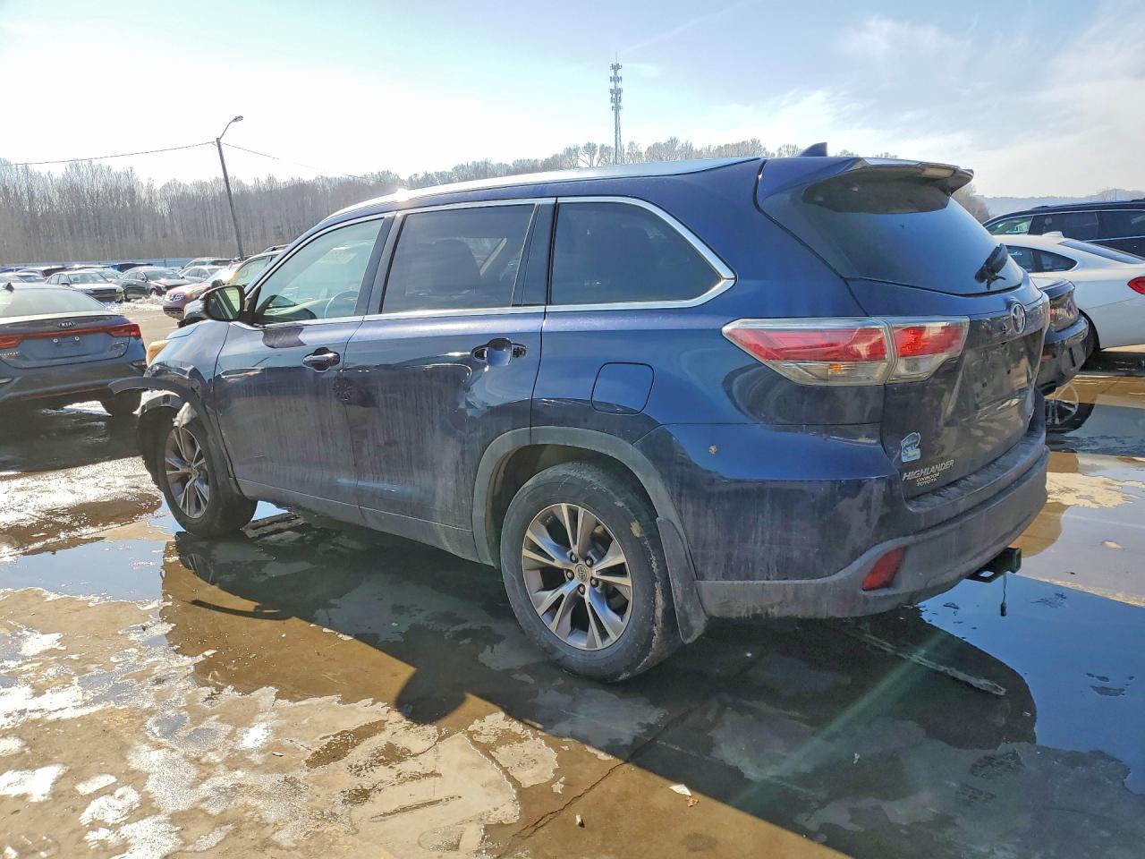 2015 Toyota Highlander Xle - Фото 2