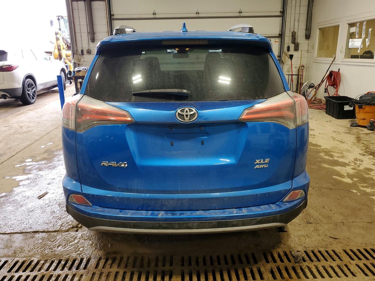 2017 Toyota Rav4 Xle - Image 6