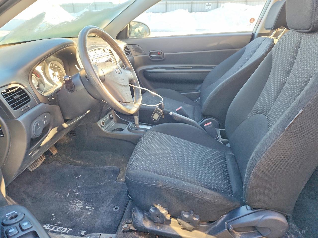 2007 Hyundai Accent Base - Image 7