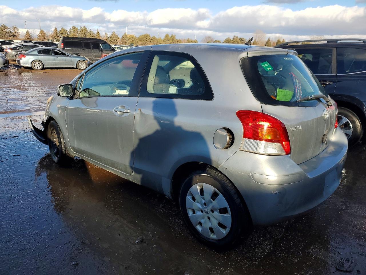 2009 Toyota Yaris Base - Фото 2