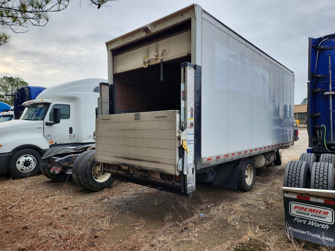 2021 Isuzu Npr Hd Box Truck - Image 3