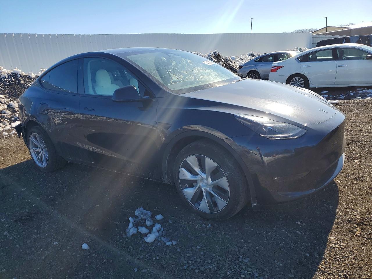 2024 Tesla Model Y - Image 4