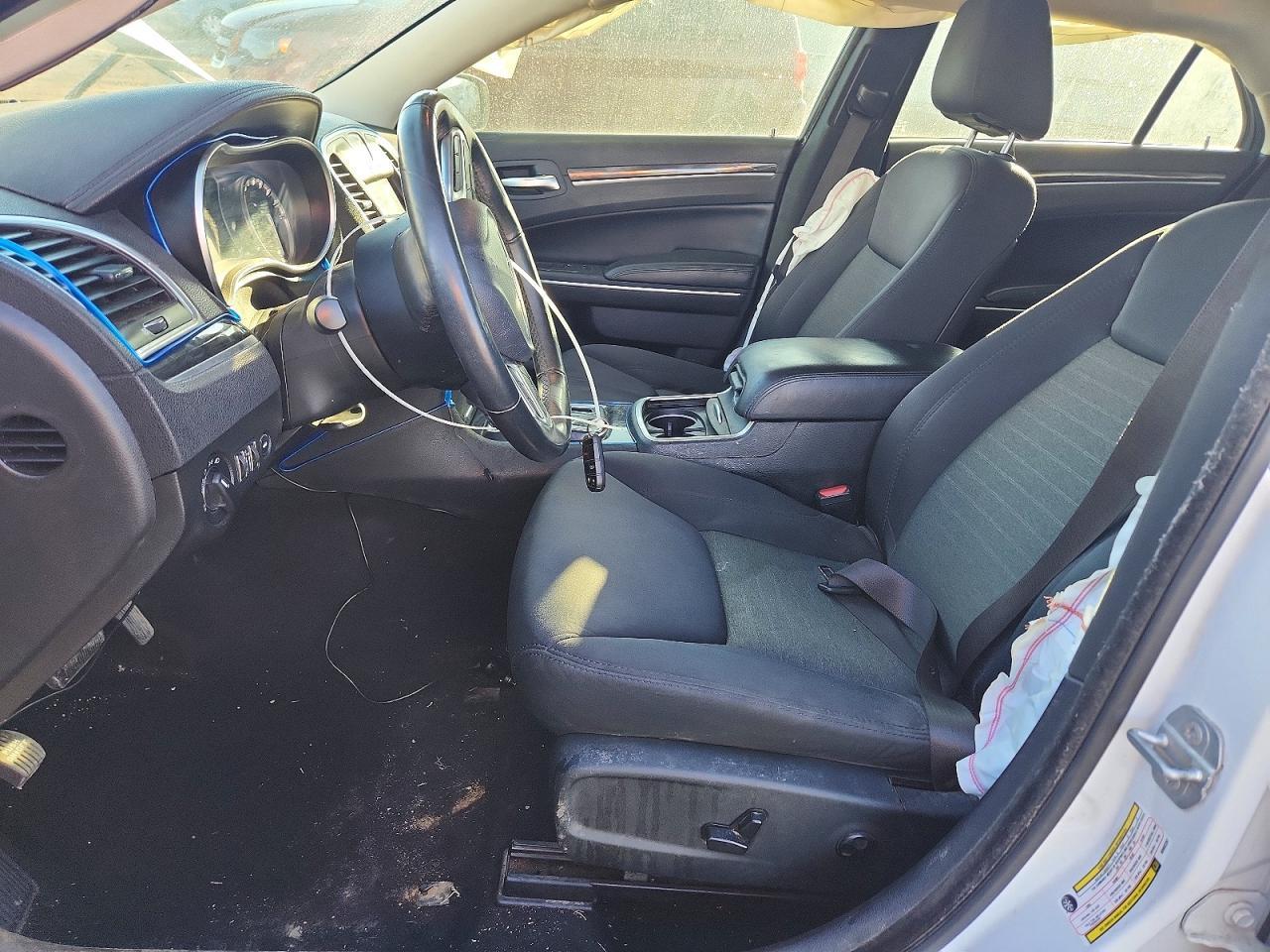 2019 Chrysler 300 Touring - Image 7