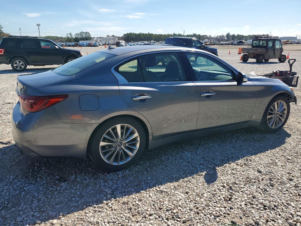 2019 Infiniti Q50 3.0T Luxe - Фото 3