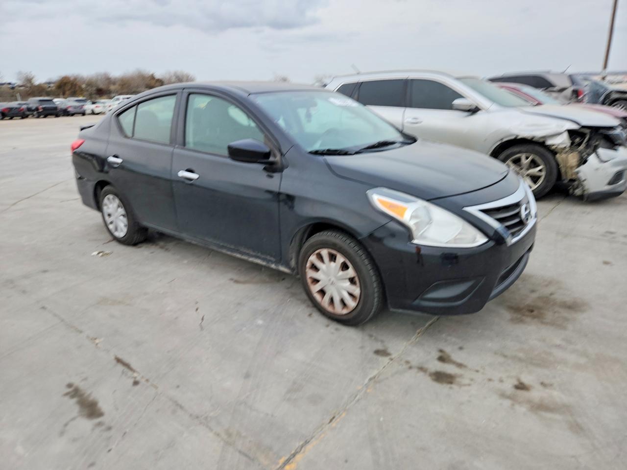 2019 Nissan Versa Sv - Image 4