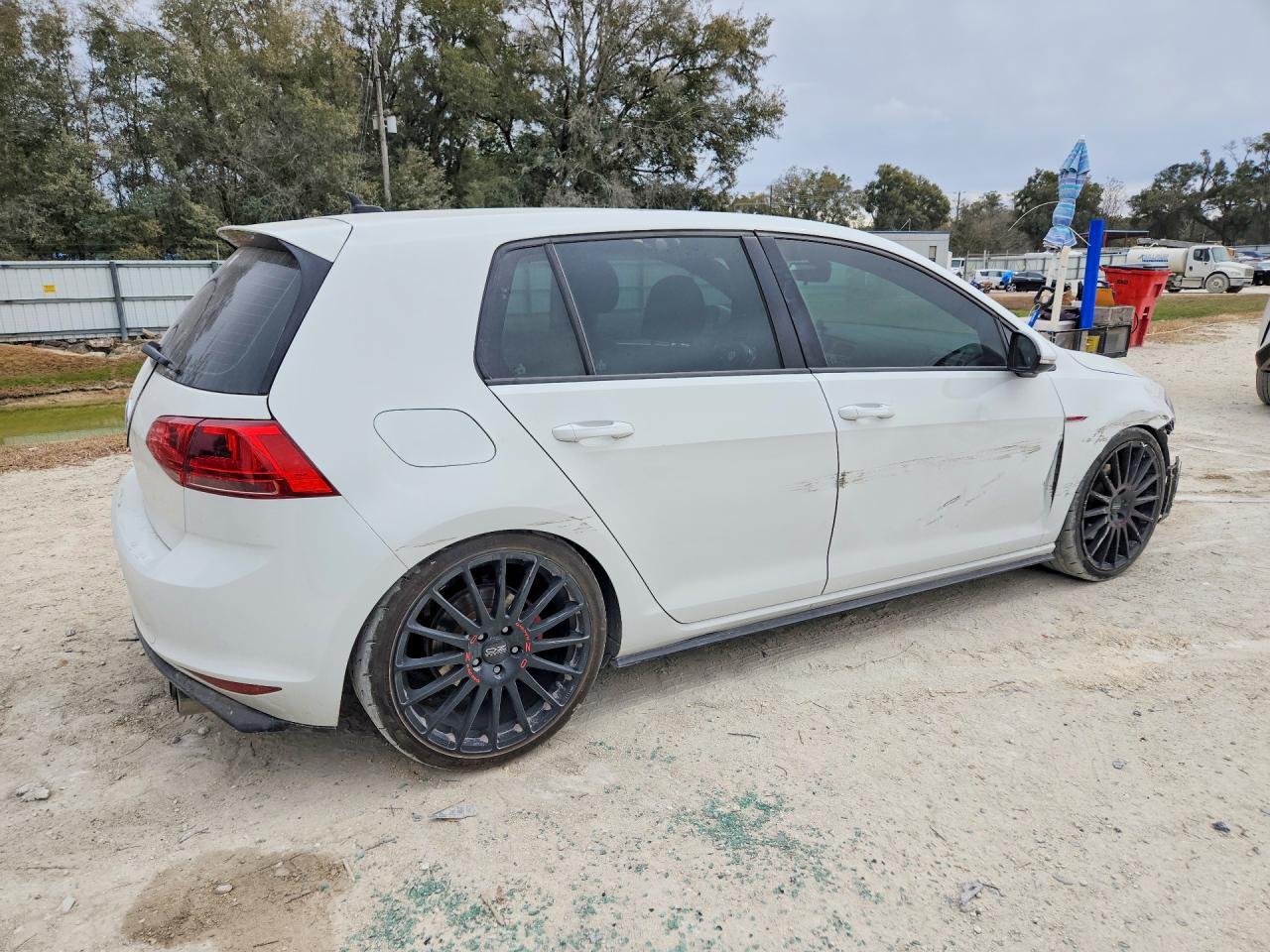 2015 Volkswagen Gti - Image 3