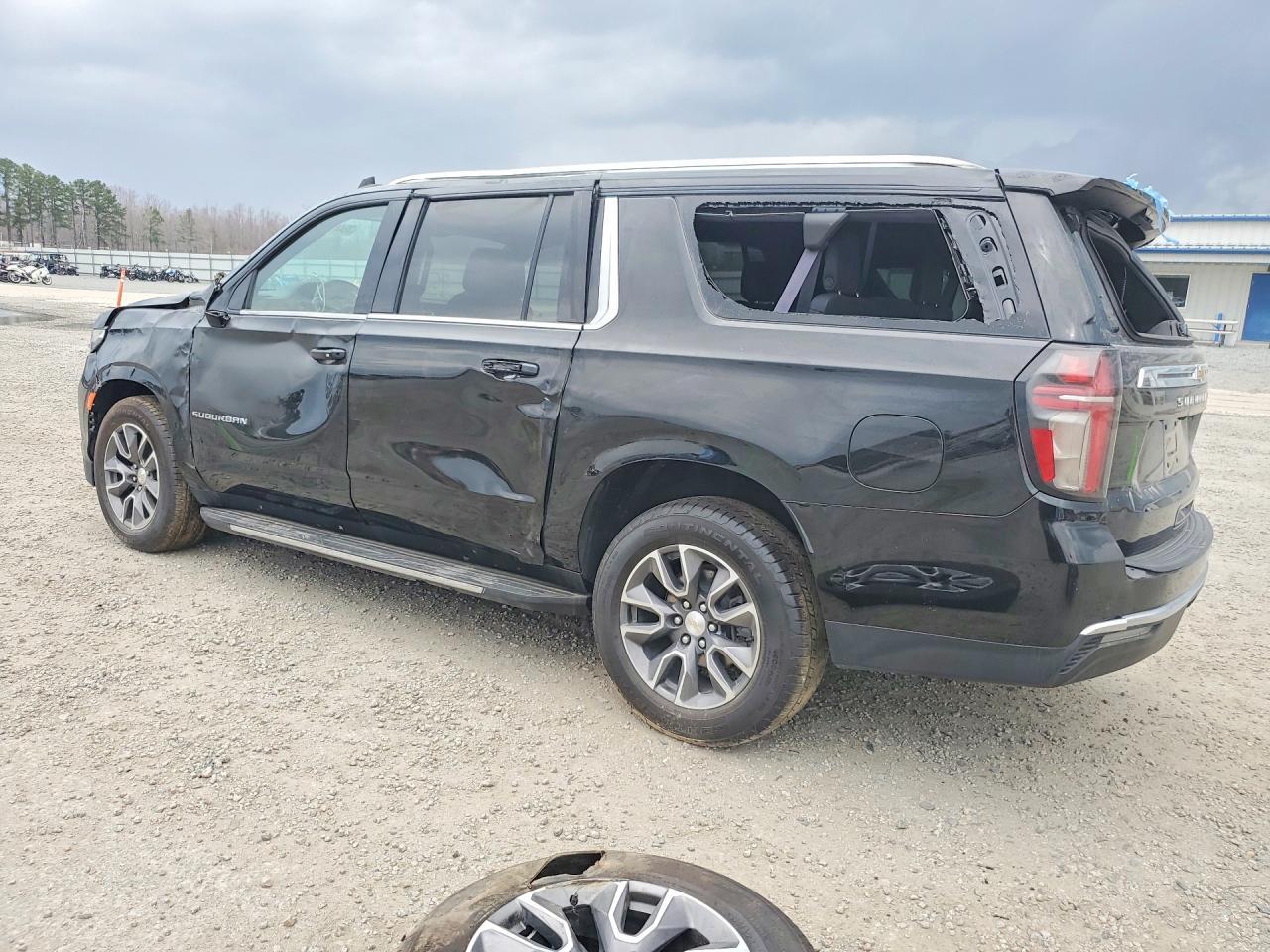 2023 Chevrolet Suburban K1500 Lt - Image 2