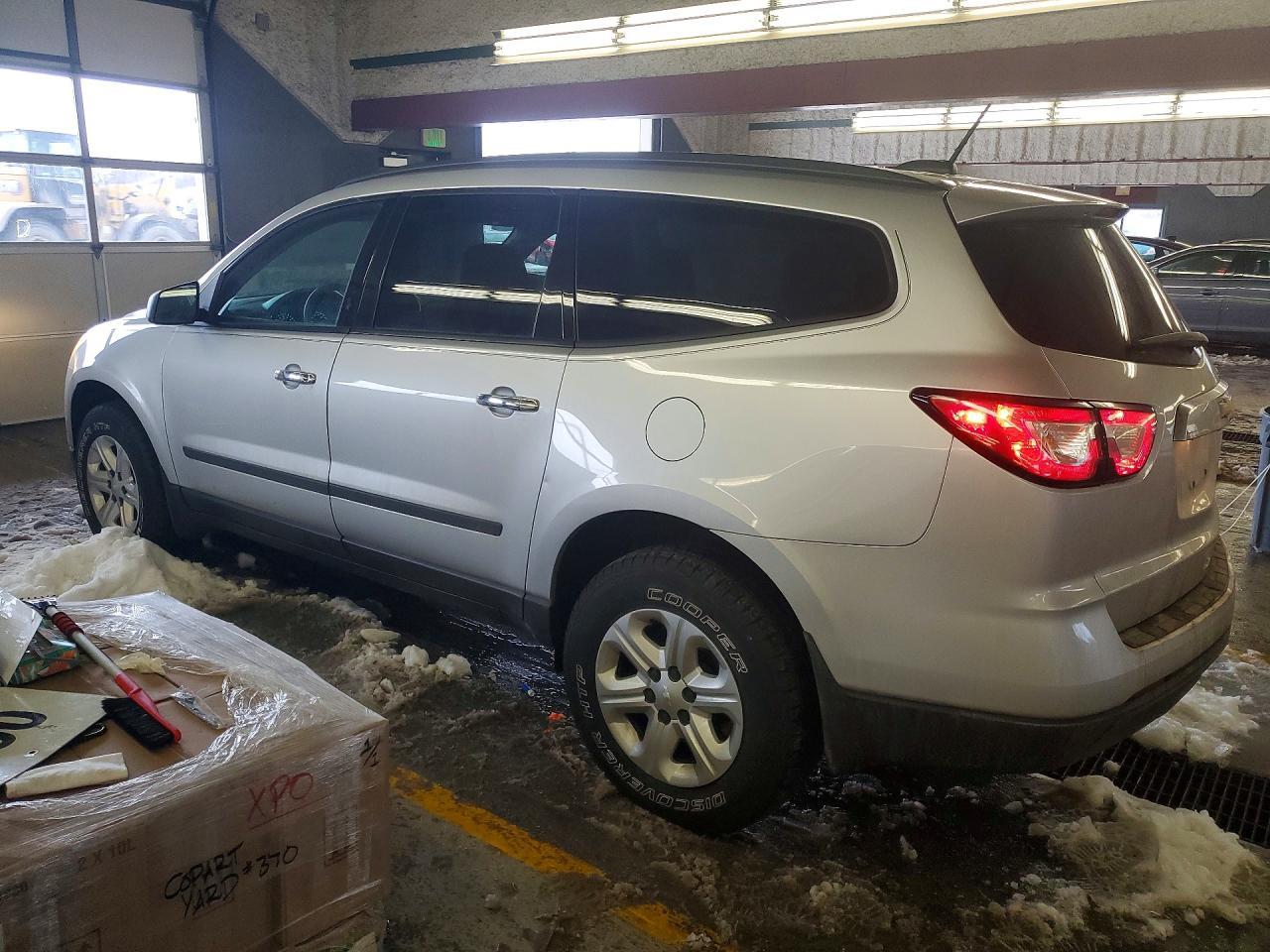 2016 Chevrolet Traverse Ls - Фото 2