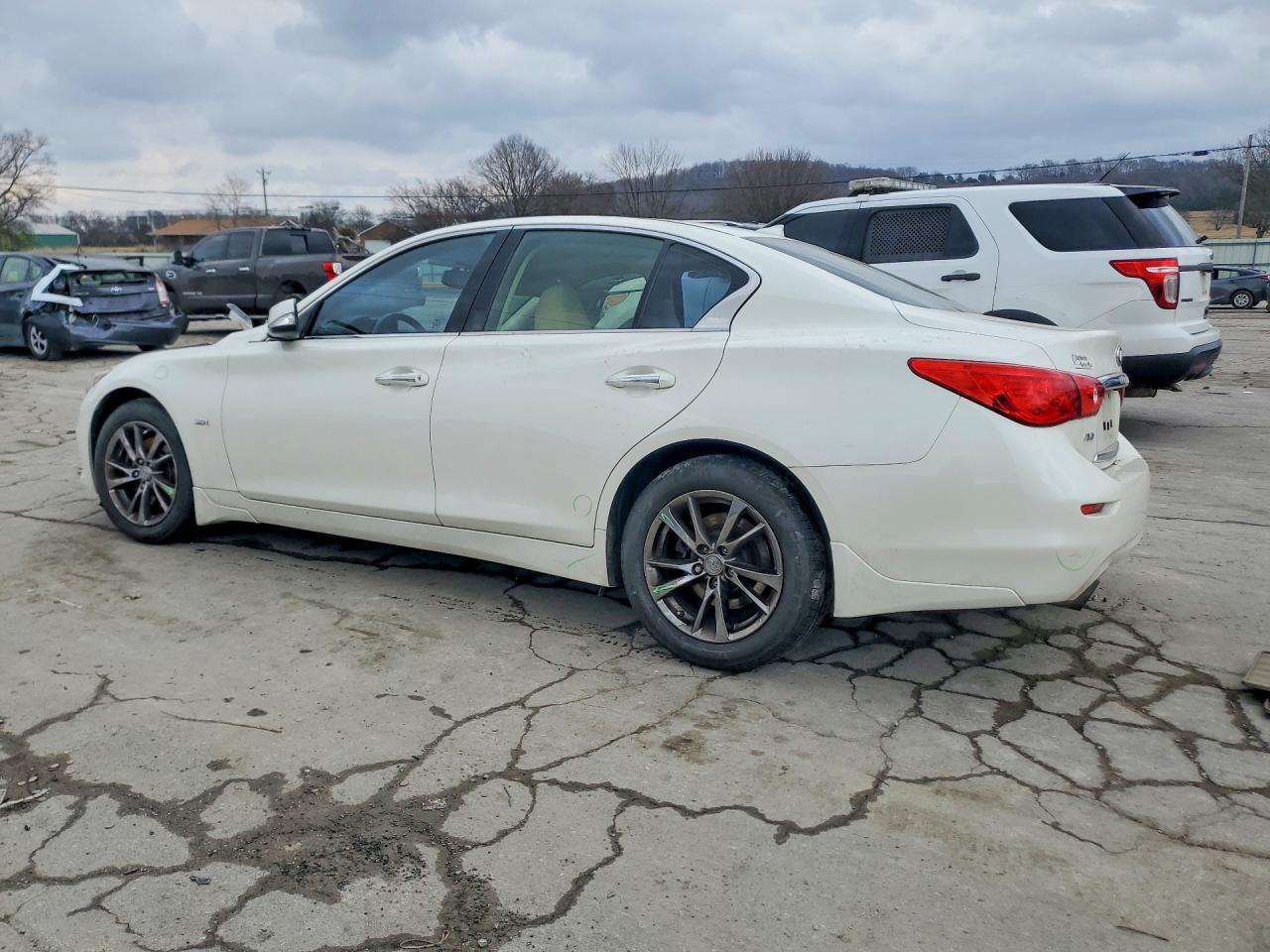 2017 Infiniti Q50 3.0T Signature Edition - Фото 2