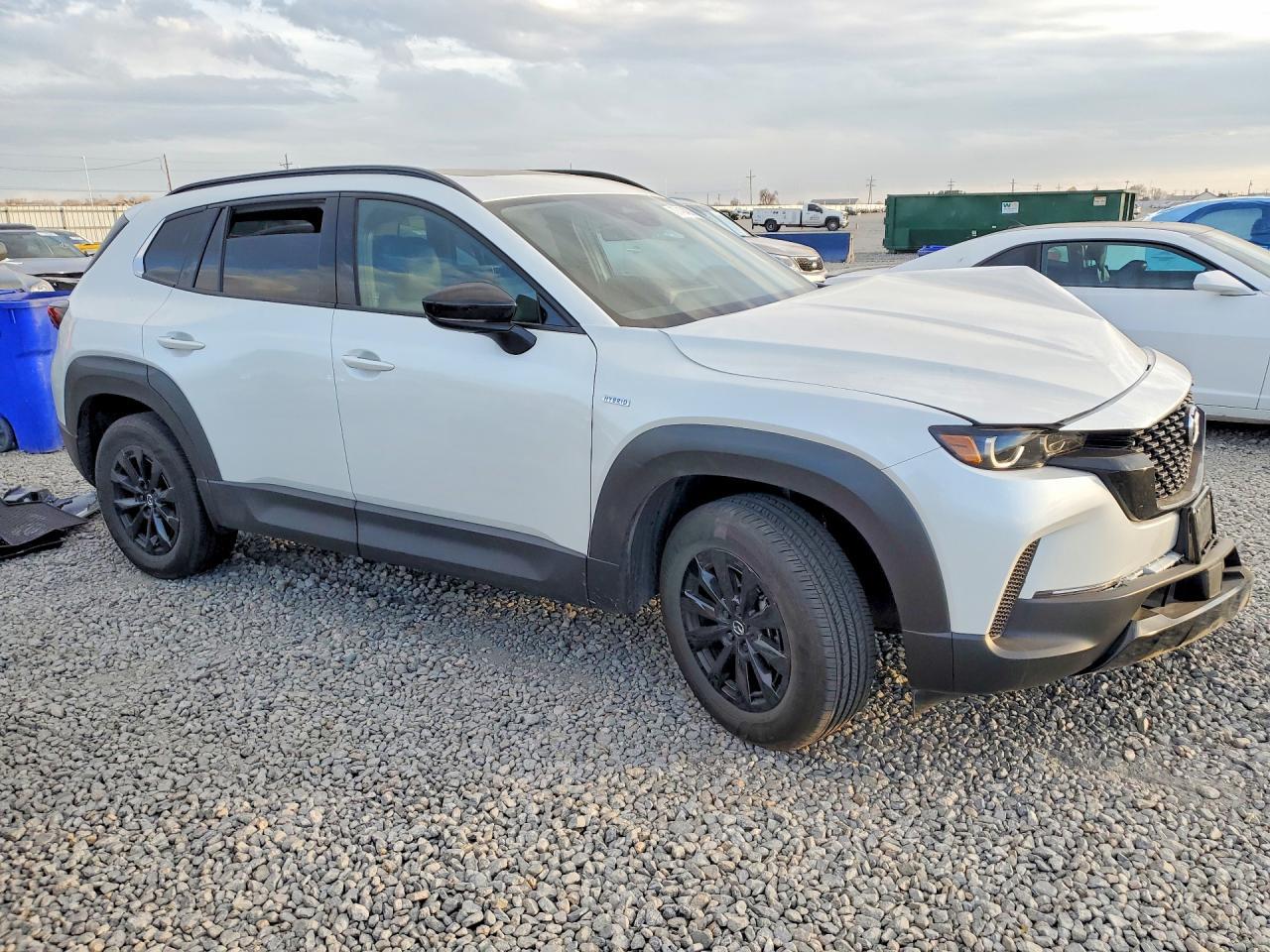 2025 Mazda Cx-50 Premium - Image 4