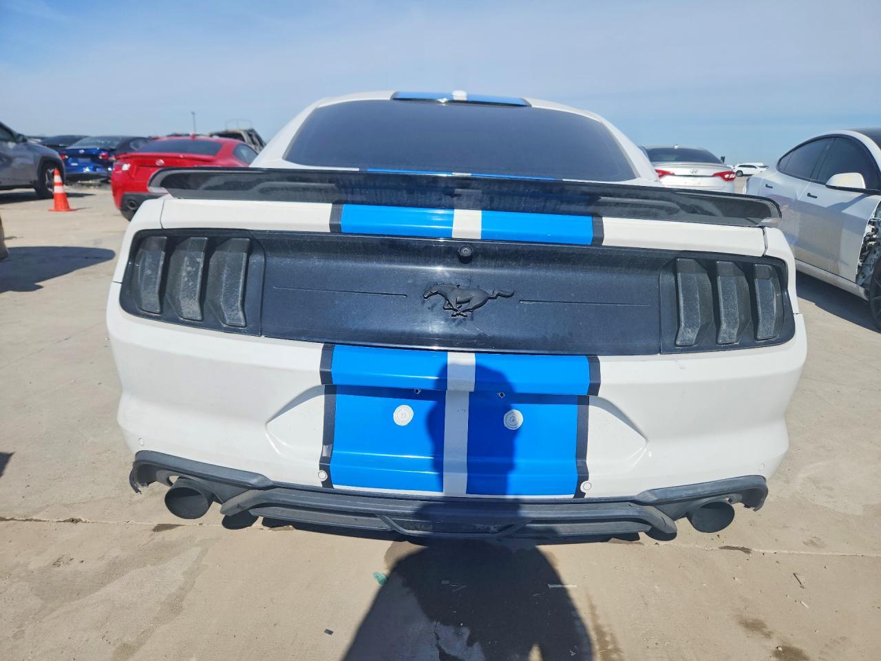 2019 Ford Mustang - Image 6