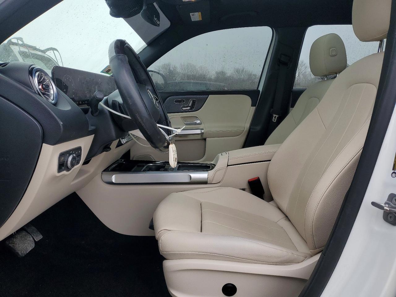 2024 Mercedes-Benz Glb 250 - Image 7