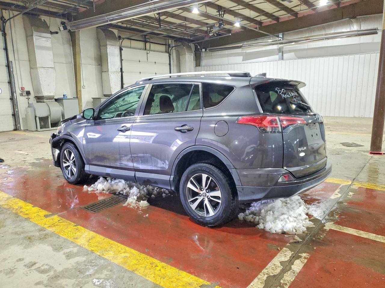 2018 Toyota Rav4 Adventure - Фото 2