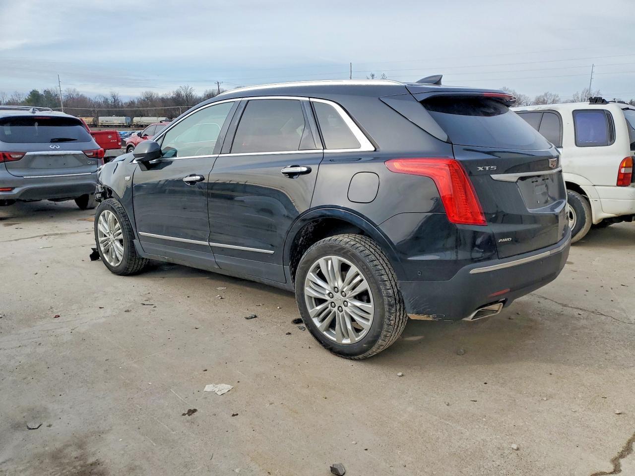 2018 Cadillac Xt5 Premium Luxury - Фото 2