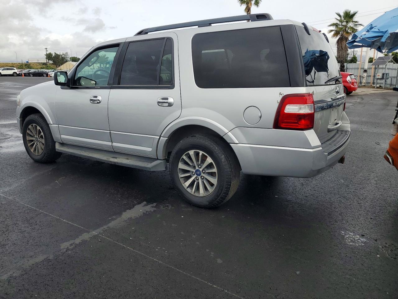 2015 Ford Expedition Xlt - Фото 2